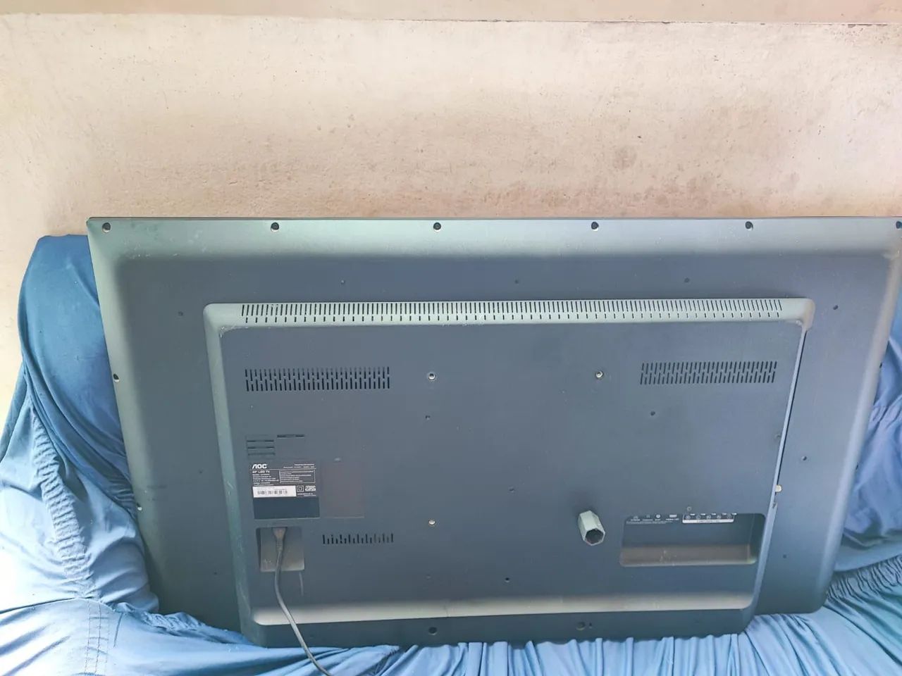 Vendo TV AOC 43 polegadas está nova porém tela quebrada  - Foto 2