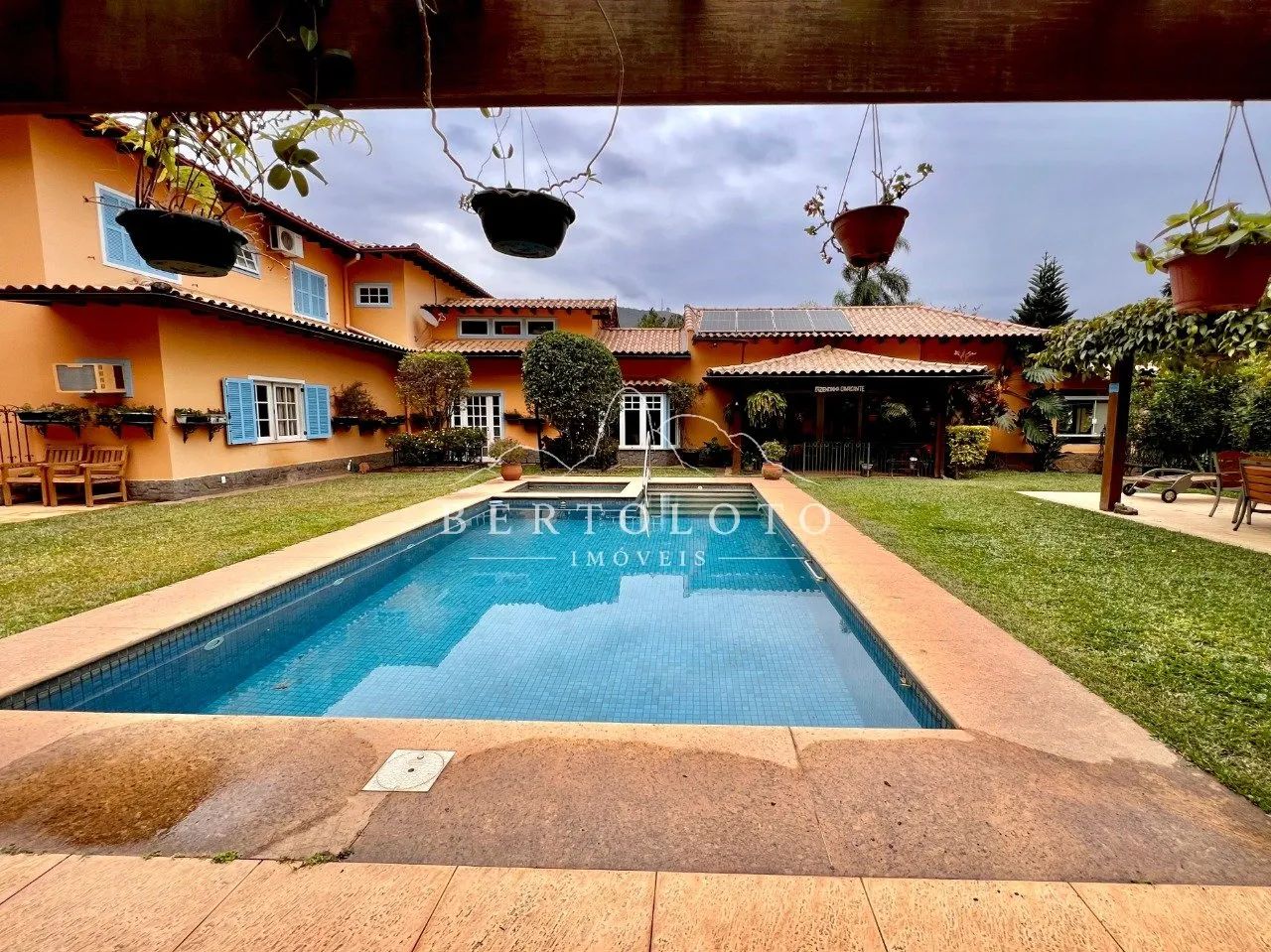 Casa com lazer e localização privilegiada - Foto 4