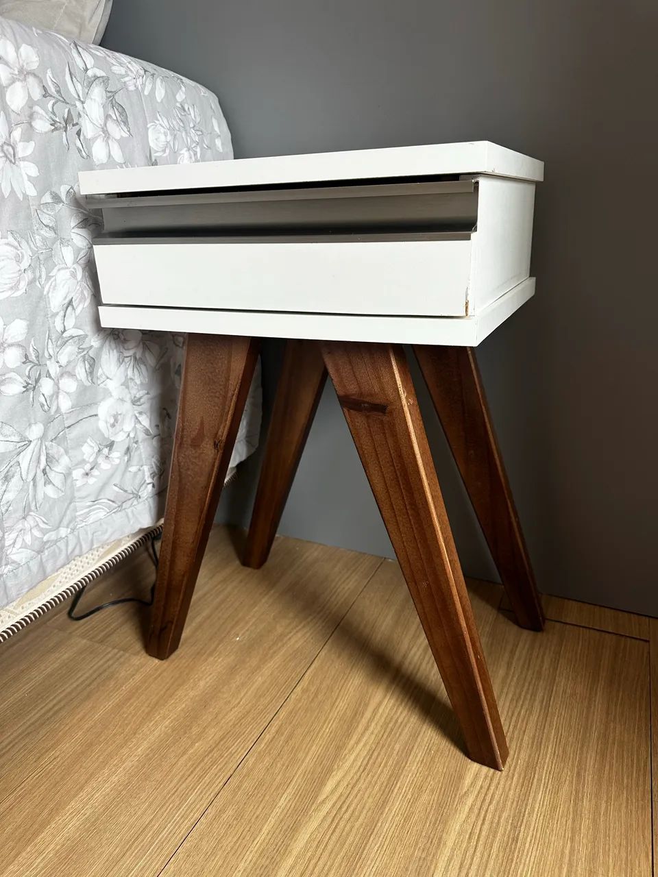 Mesa de cabeiceira - Foto 4