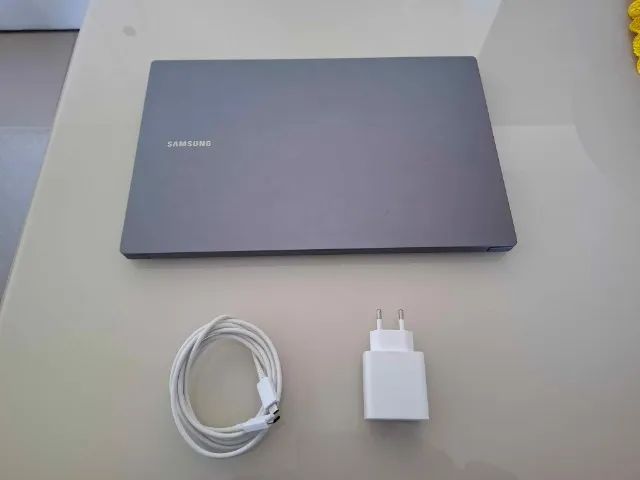 Notebook Samsung Galaxy Book 4 c/ placa de vídeo