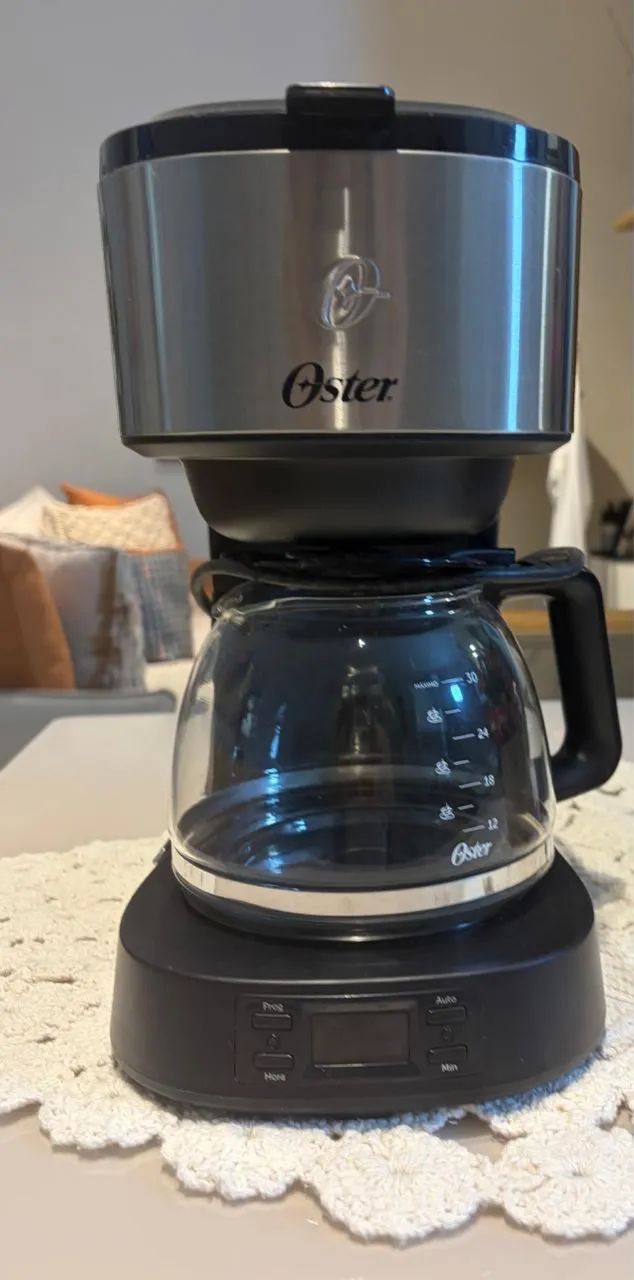 Cafeteira Oster programável 