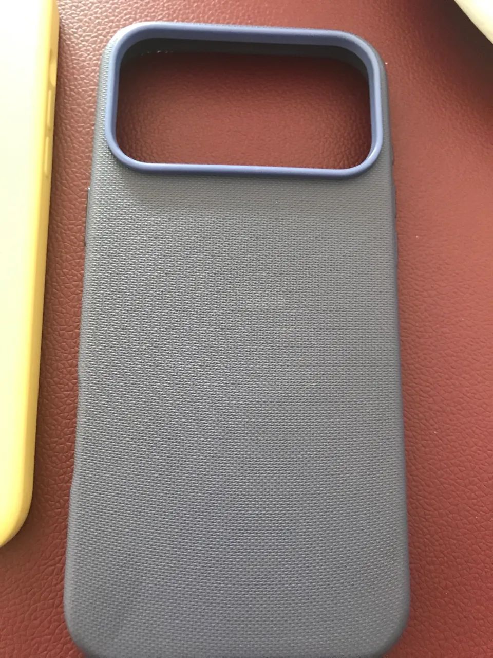 Capinha para celular 14 Pro Max e uma 17 Pro Max - Foto 4