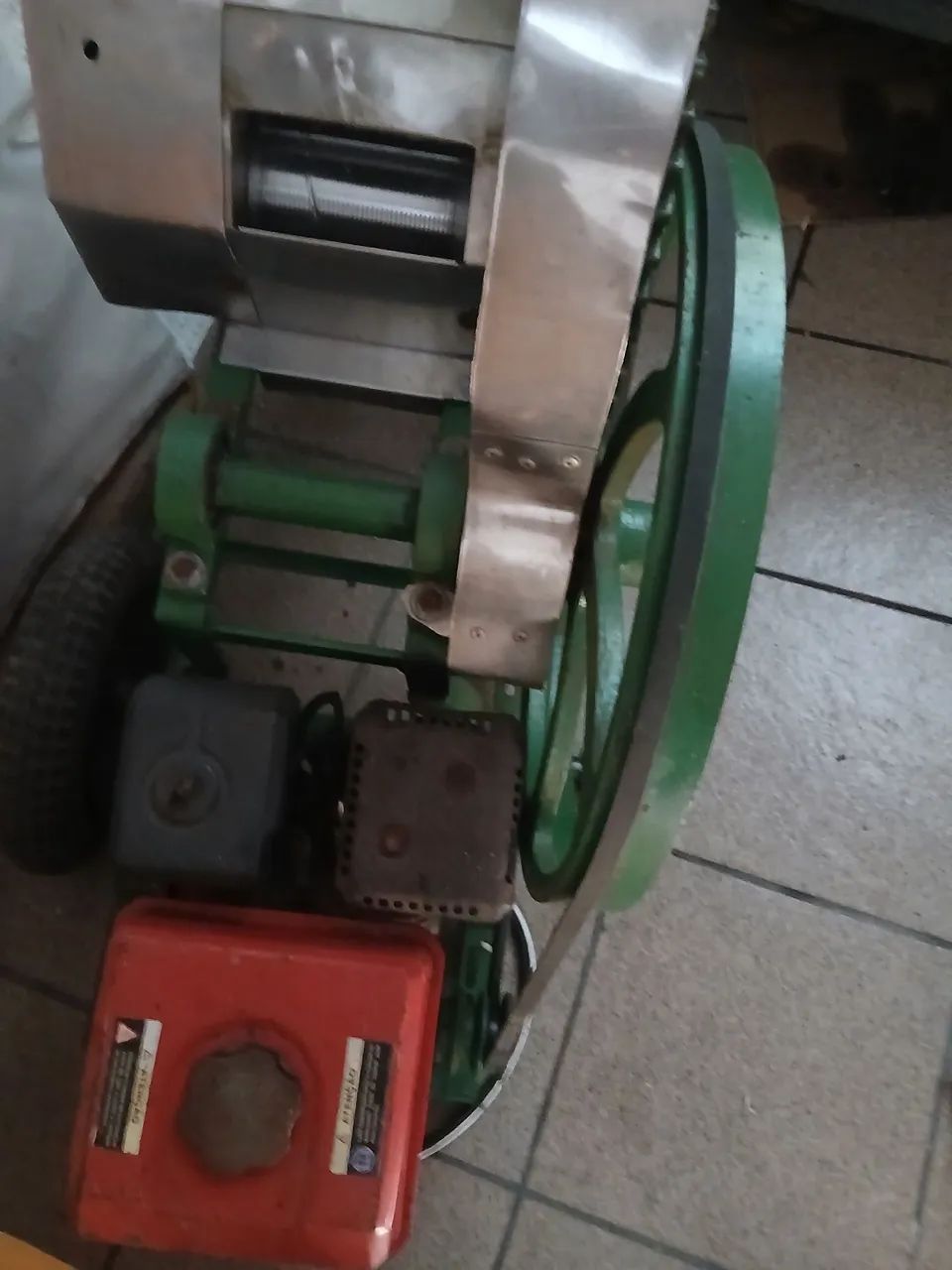Maquina. Moer cana