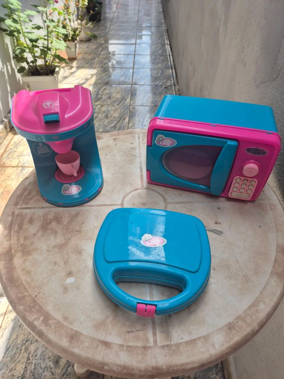 Micro-ondas, cafeteira e sanduicheira infantil