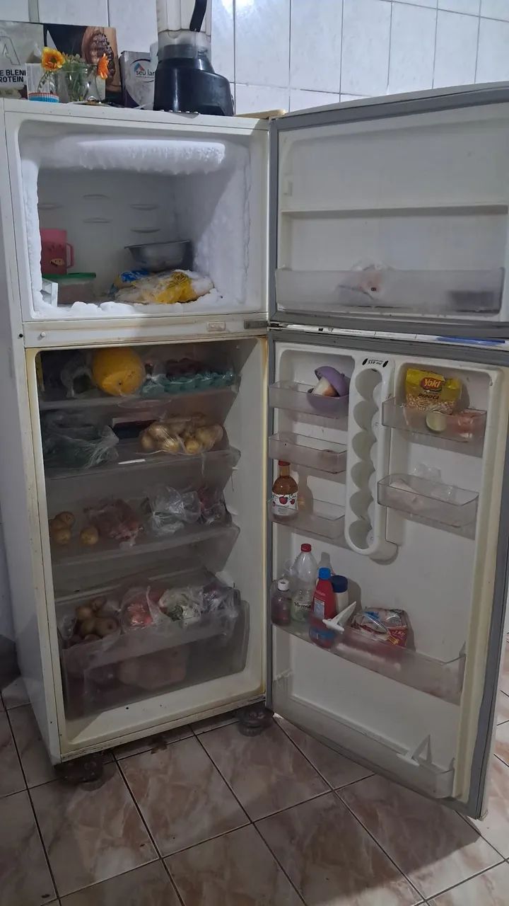 Vendo essa geladeira  - Foto 2