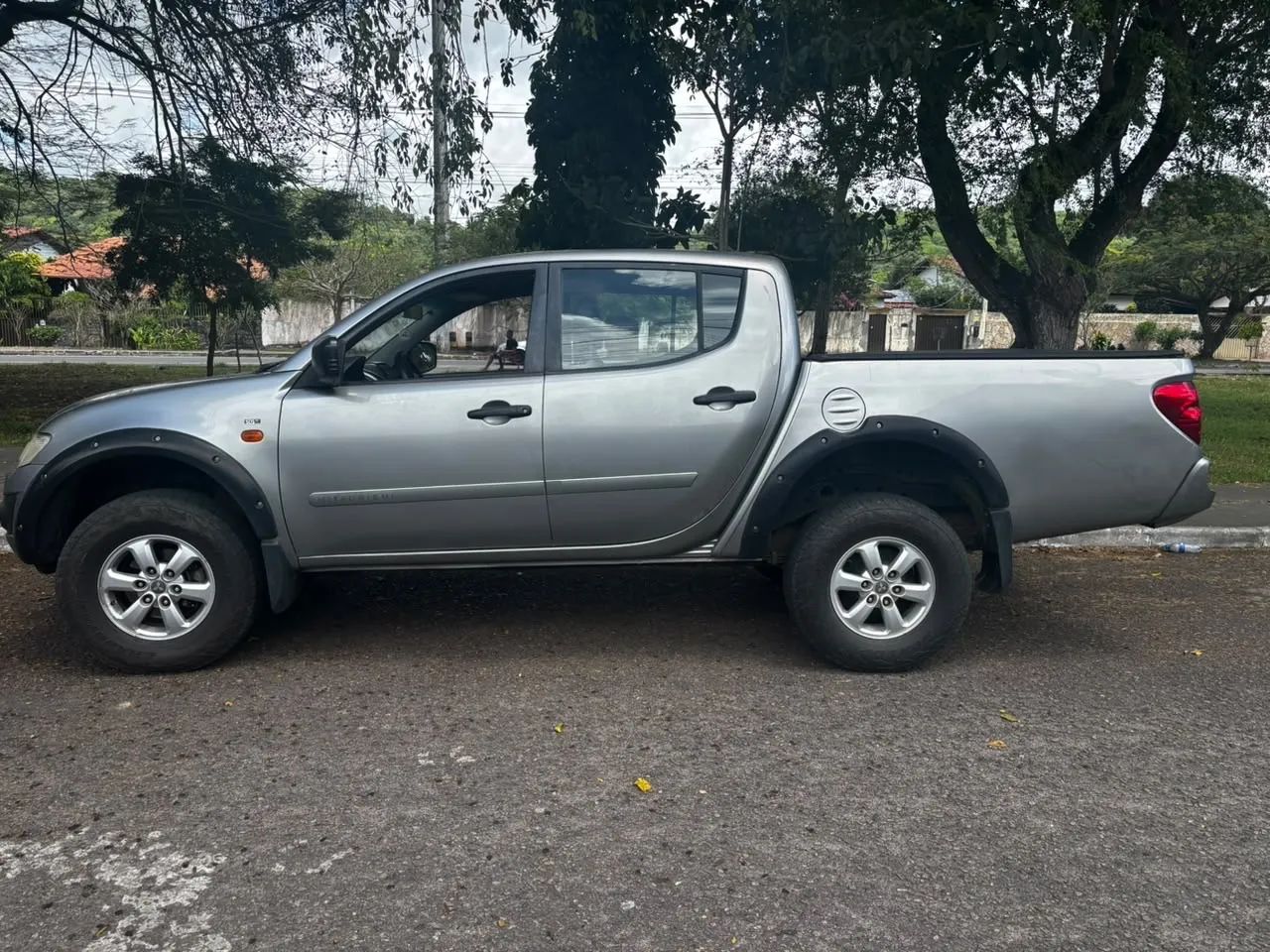 Mitsubishi L200 L200 Triton GLX 3.2 CD TB Int.Diesel Mec 2013