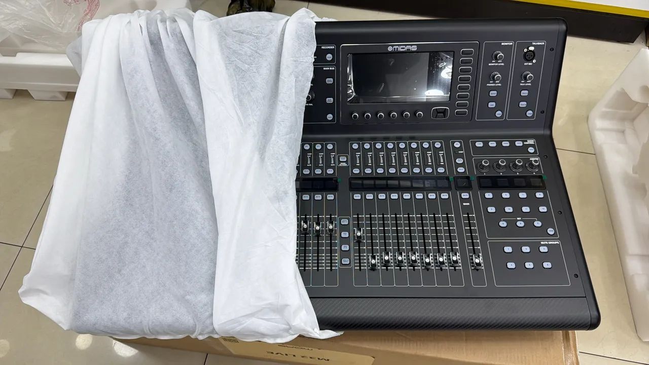 Mesa de som / mixer / console MIDAS M32 nova, nunca usada - Foto 2