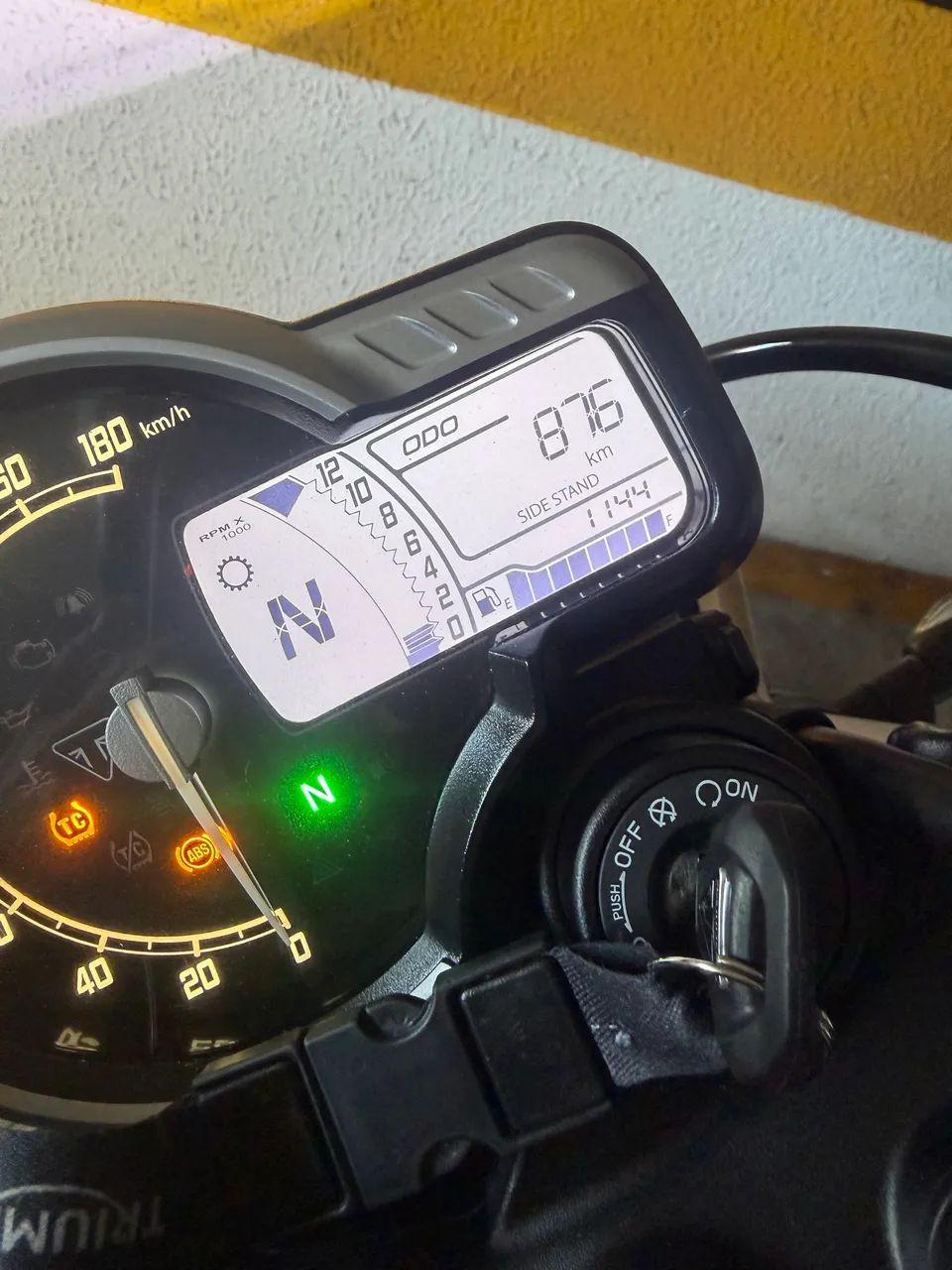 TRIUMPH SPEED 400 - Foto 4