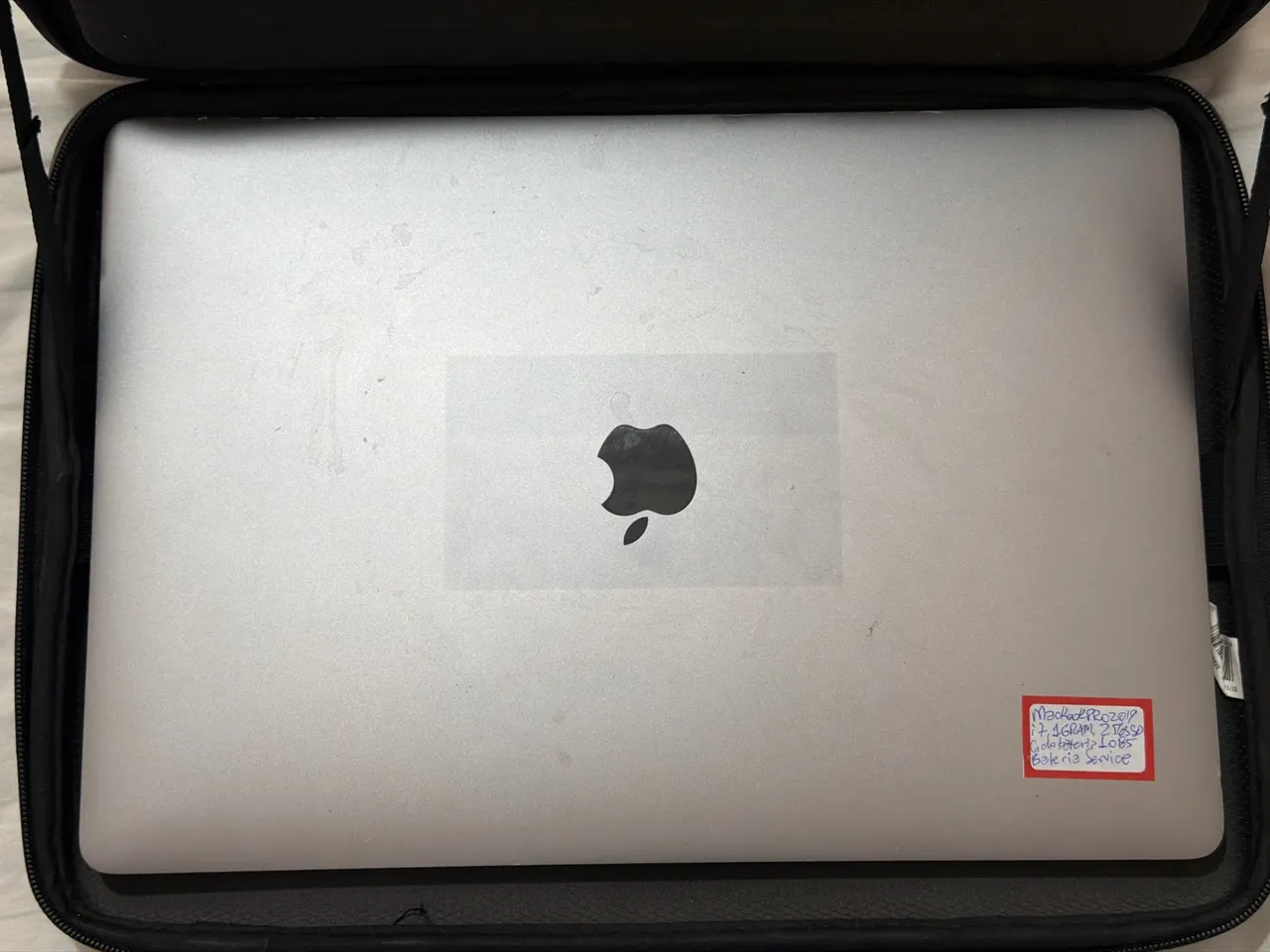 MacBook Pro 2020 - Intel Core i7 / 16GB RAM / 512GB SSD