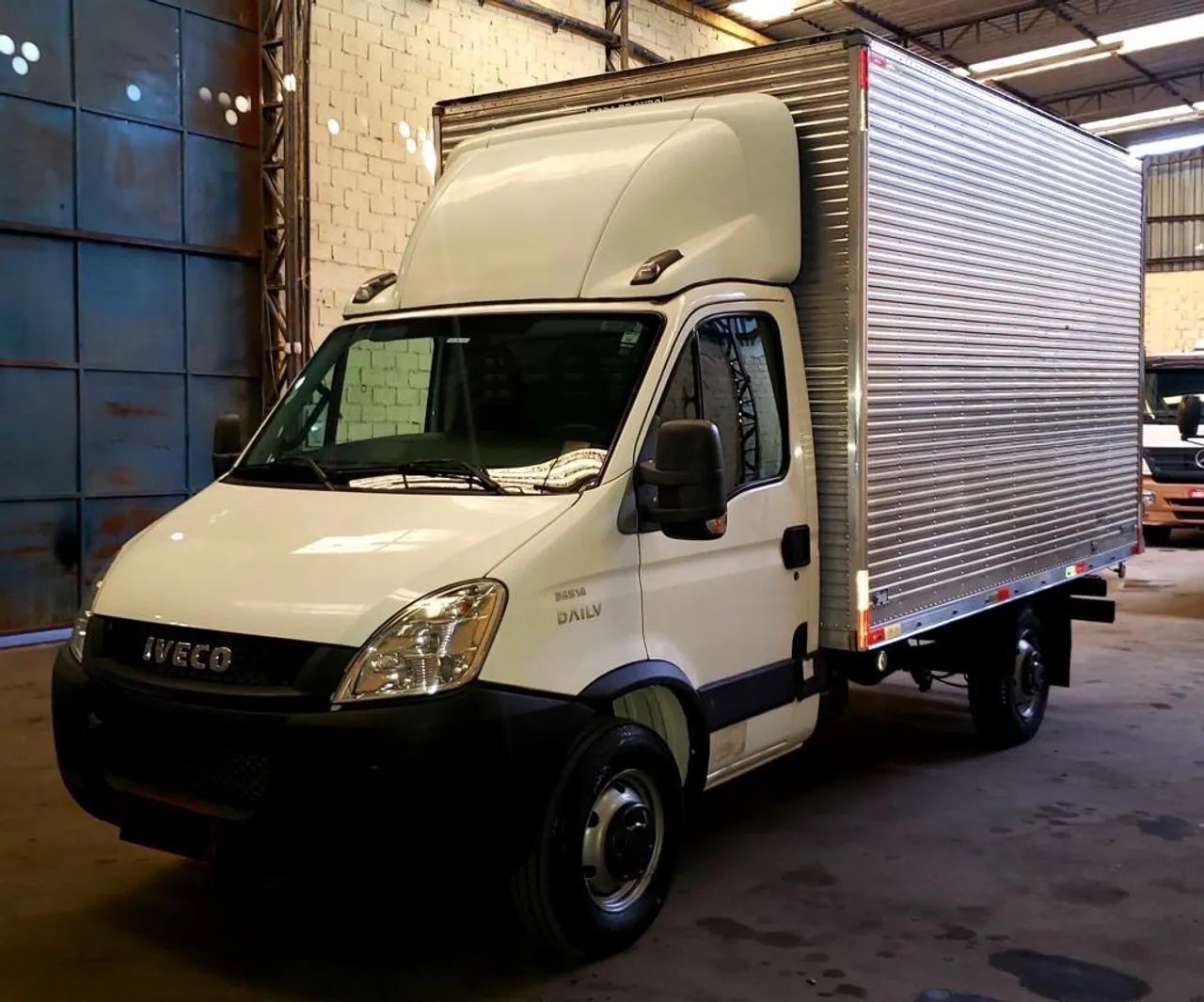 Iveco Daily 35S14 Ano: 2015 - Foto 3