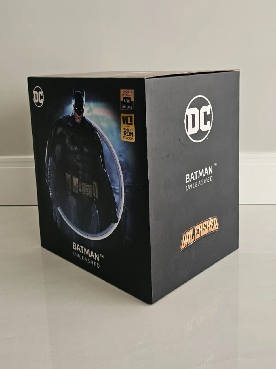 Batman Unleashed Deluxe Iron Studios - DC Comics - Art Scale 1/10 - Foto 5