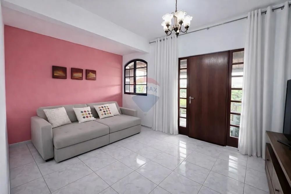 Casa no bairro Guarani com 4 quartos, habite-se