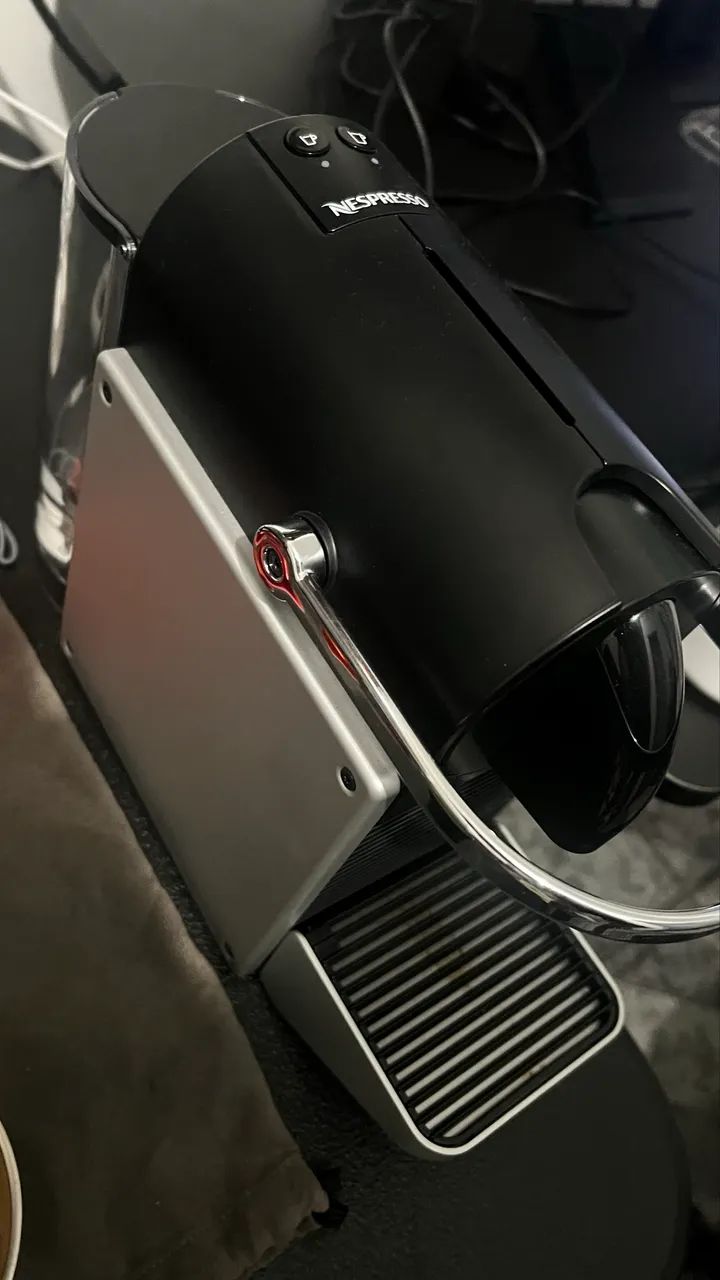 Cafeteira Nespresso Pixie Redesign Titânio - Foto 2