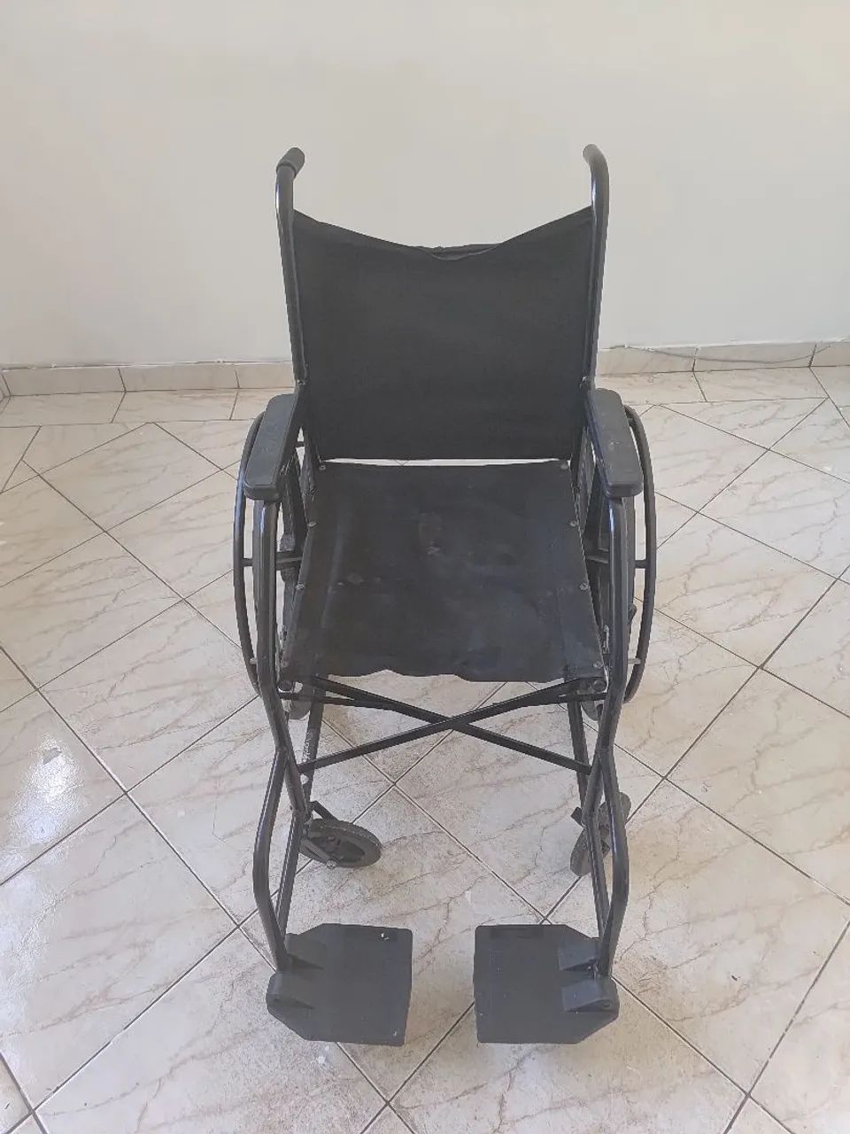 Cadeira de roda, excelente valor - Foto 2