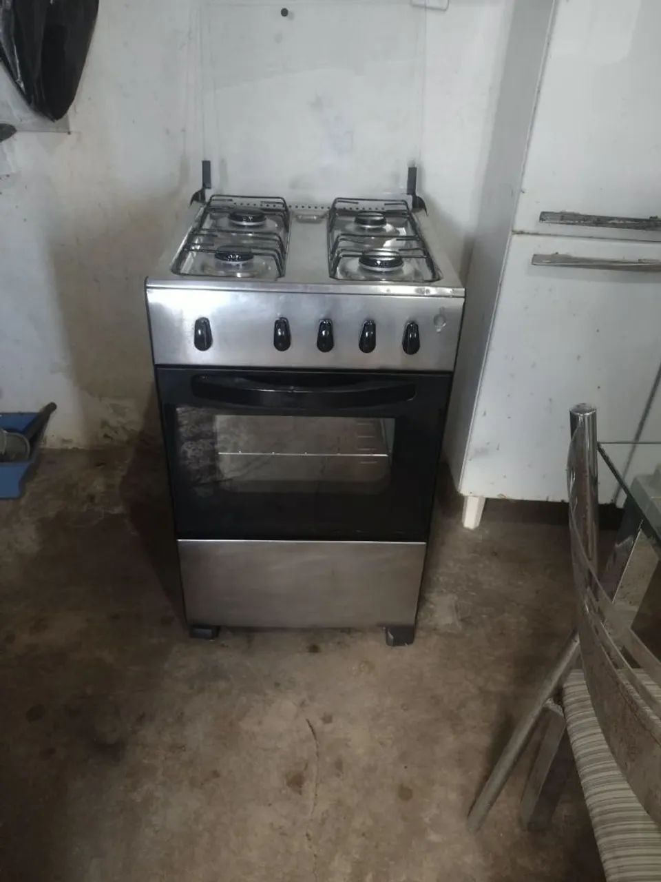Fogão 4 bocas R$ 260