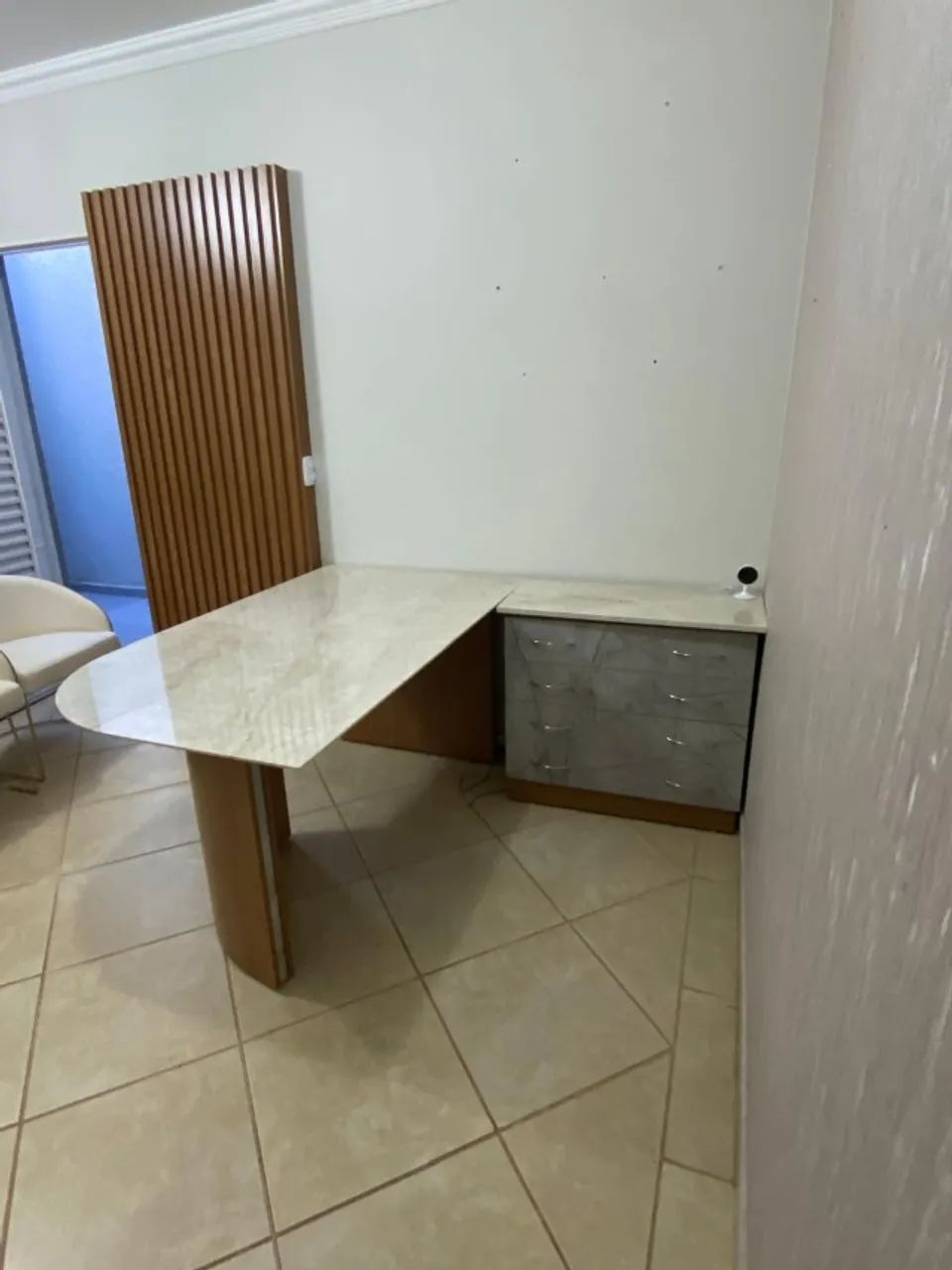 Mesa de escritório tampo de mármore - Foto 2