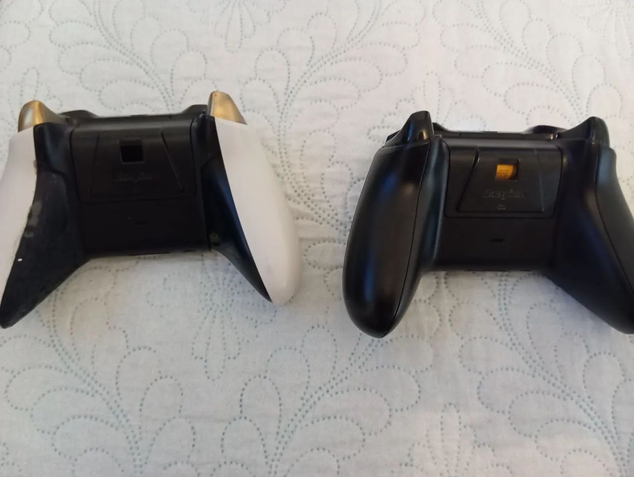 Vendo ou troco 2 controles Xbox one FAT com drift esquerdo, por controle Xbox one s/x - Foto 2