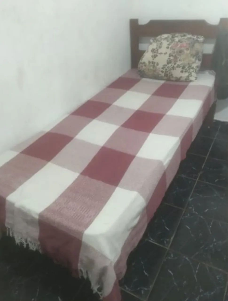 Cama solteiro madeira lei