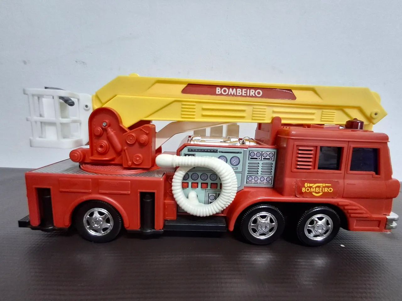 Caminhão bombeiro estrela  - Foto 3