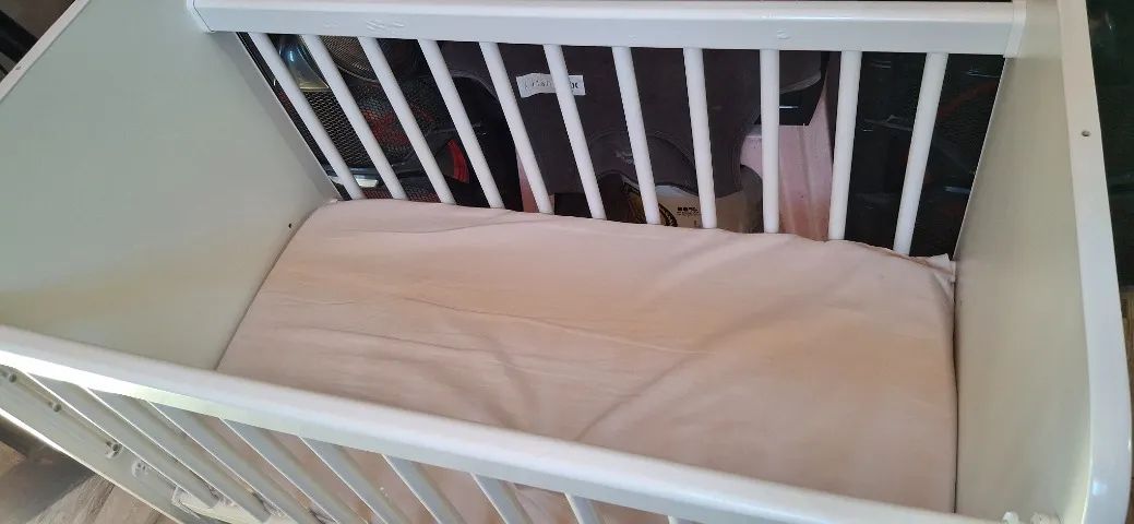 Mini Berço com Grade Móvel e Colchão  - Foto 5