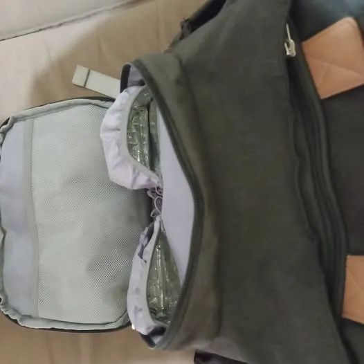 Mochila Maternidade Com Compartimento Termico e Varios Compartimento - Foto 2