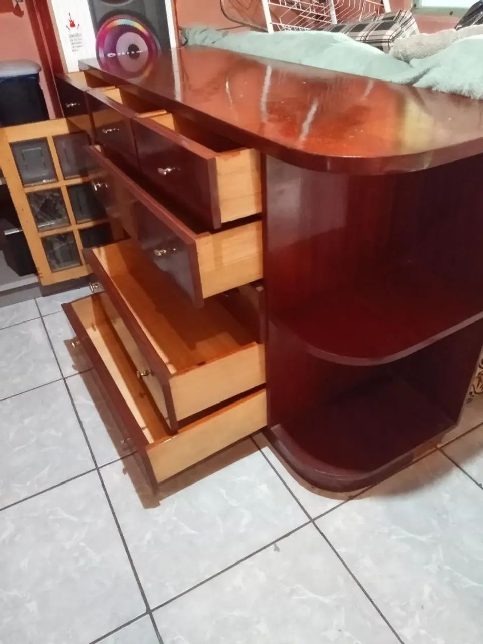 Cômoda de mandeira