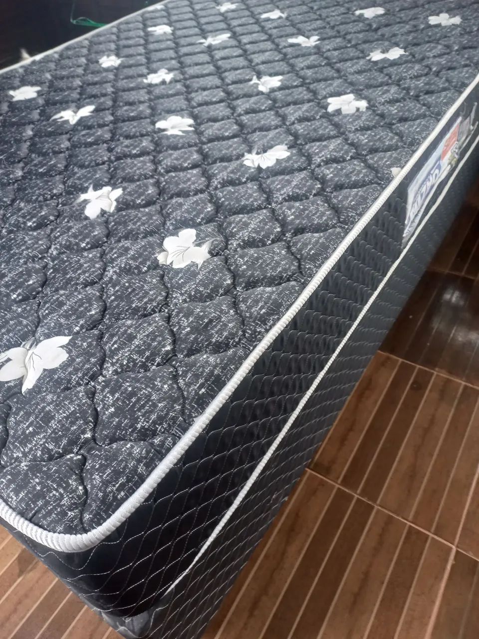 Cama bom casal pouco usada  - Foto 2