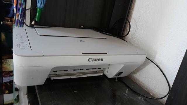 Impressora Canon semi nova