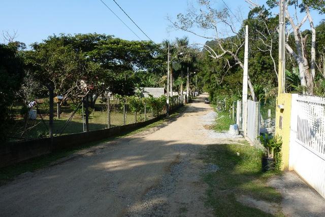 Terreno na Praia do Estaleiro com 2.865 m2