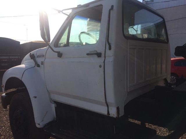 Ford F12000 basculante - Foto 6
