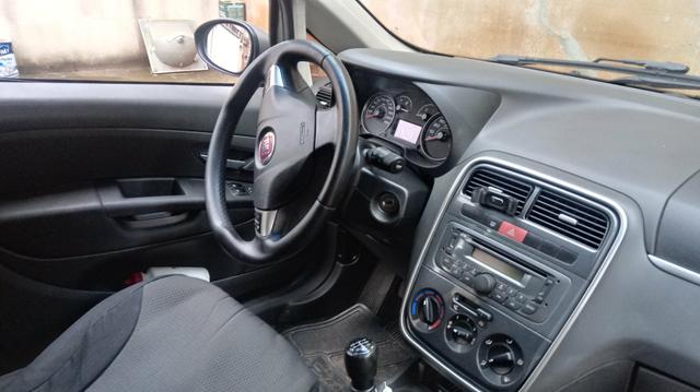 Vendo um punto 1.6 essence. carro completâo! meu Whatsapp - Foto 7