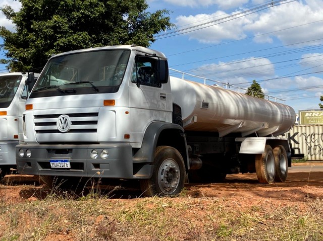 CAMINHÃO TANQUE VW 17210 2001 DIESEL