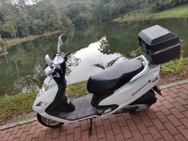 MOTO SUZUKI BURGMAN