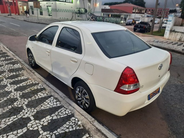 TOYOTA ETIOS X SEDAN 1.5 FLEX MEC. 2017 COMPLETO - Foto 6
