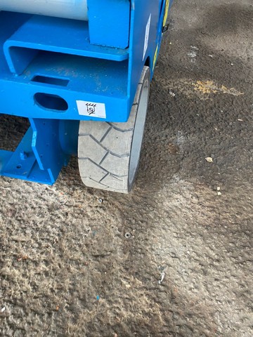 Plataforma Elevaótira Tesoura Elétrica 12 metros - Foto 4