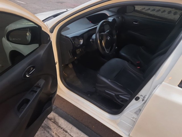 TOYOTA ETIOS X SEDAN 1.5 FLEX MEC. 2017 COMPLETO - Foto 7