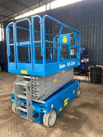 Plataforma Elevaótira Tesoura Elétrica 12 metros