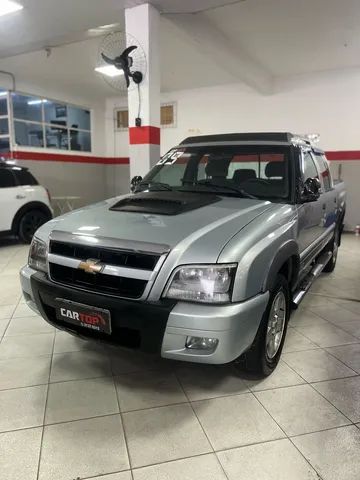 S10 Avantage - muito nova com GNV 