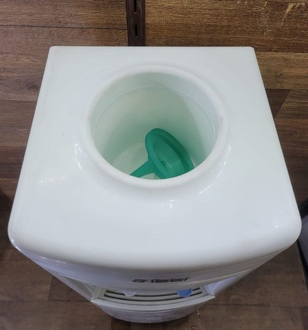 Bebedouro galão 220v 