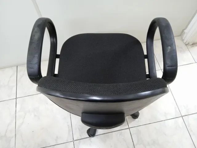 Cadeira giratória c/ braços e rodas Concorrência em Tela / Plástico Preto - Foto 4