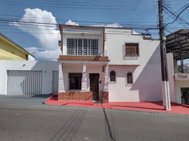Vendo casa no Santo Antônio com 5 quartos - Ótima Localização - Aceita financiamento