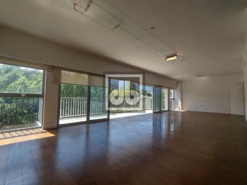 Apartamento à venda no Leblon desocupado com varanda, 4 quartos sendo 2 suítes copa-cozinh - Foto 3