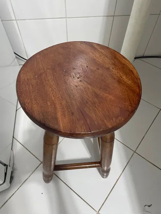 Jogo de Banquinhos de madeira - Foto 2