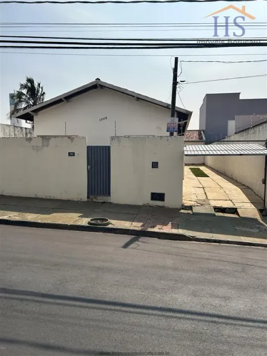 Casas para venda em Botucatu no bairro Jardim Paraíso
