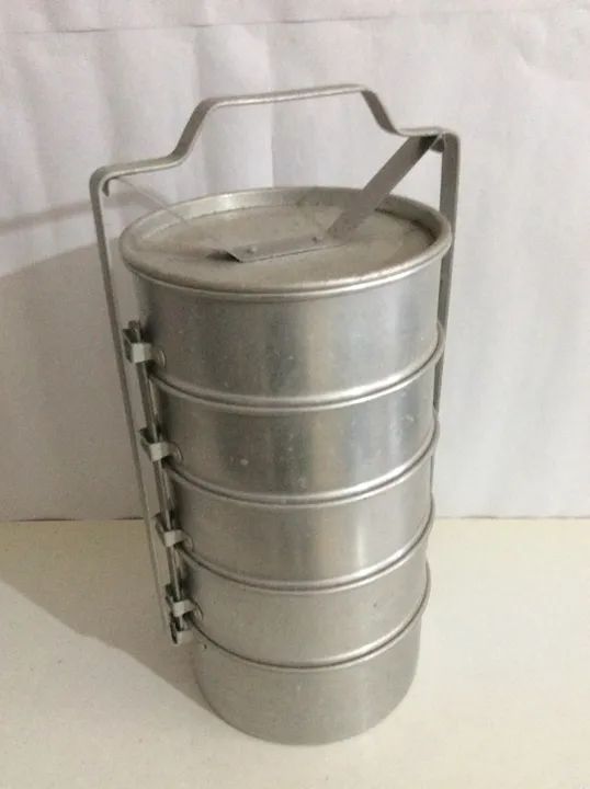 Marmita antiga de alumínio
