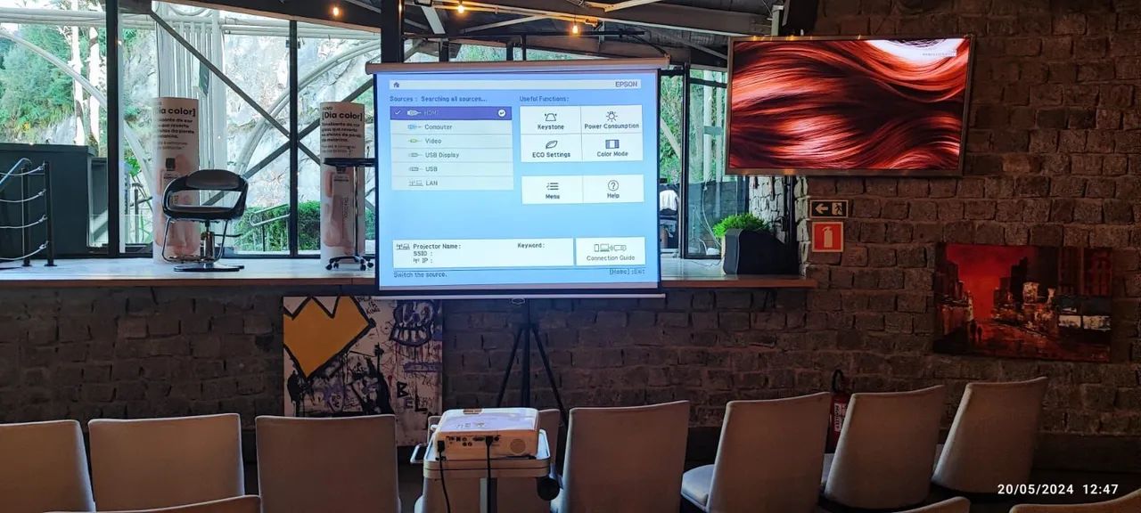 Aluguel locação de projetor e telão para evento 