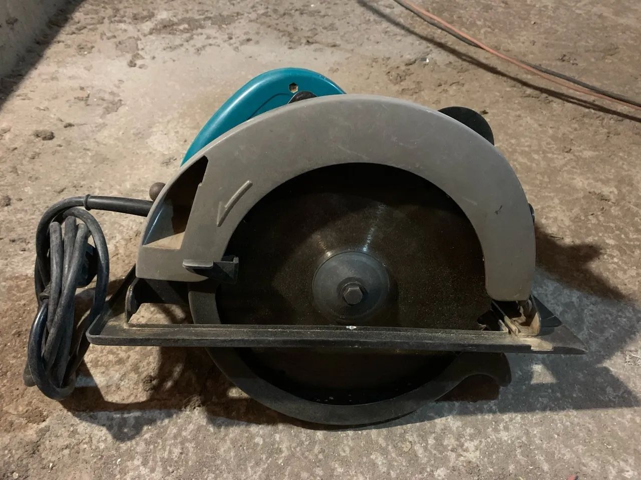 Serra circular makita 9 1/4 1750w