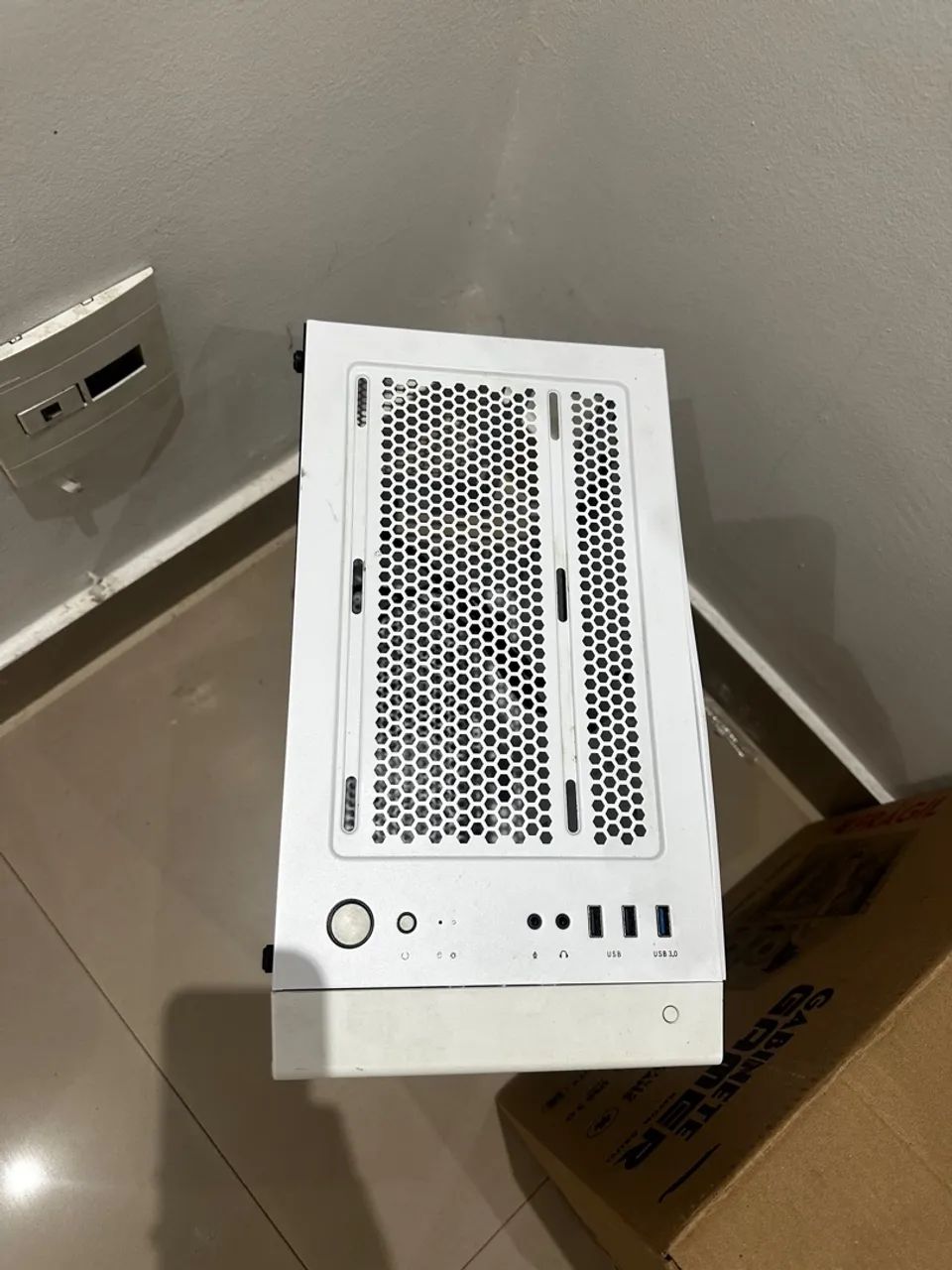 White Gaming Case64317902976002121