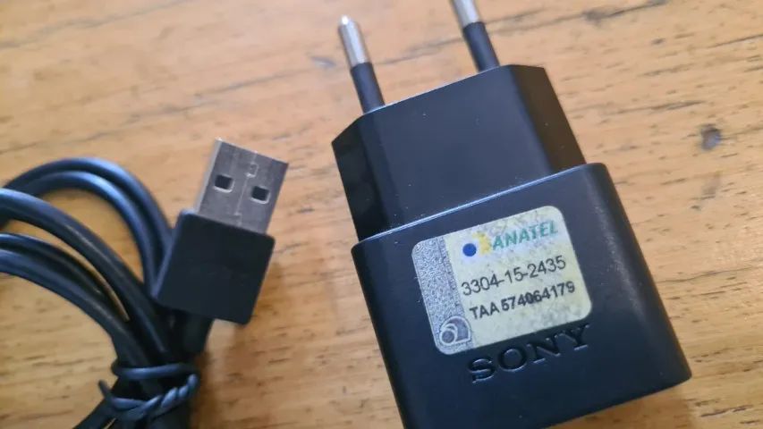 Adaptador de Carregador Sony Original com cabo micro sd - Foto 3