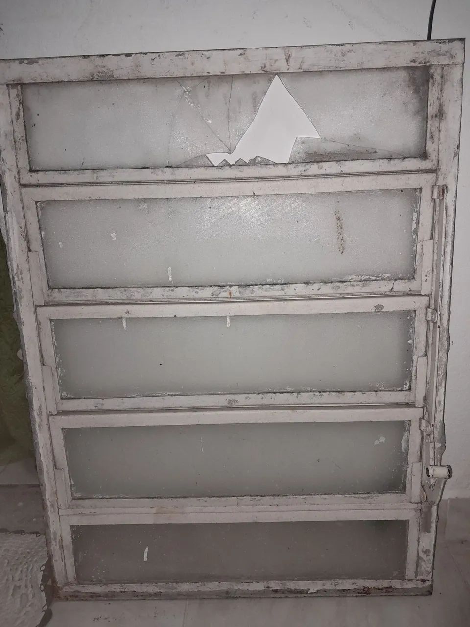 VENDO JANELA DE BANHEIRO 